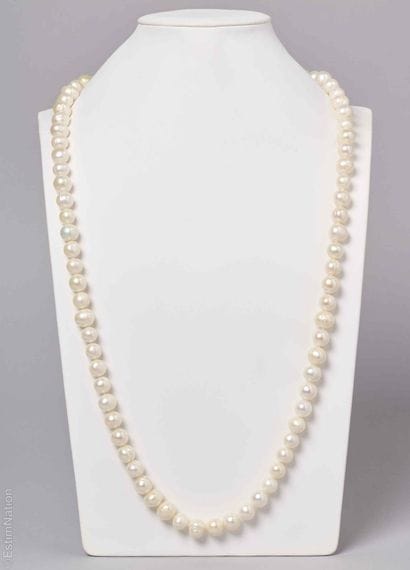 PEARL NECKLACE
Necklace made of baroque cultured...
