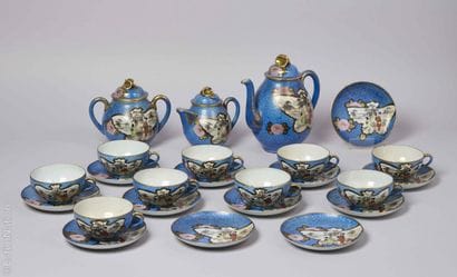 JAPAN
Porcelain tea service, consisting of...