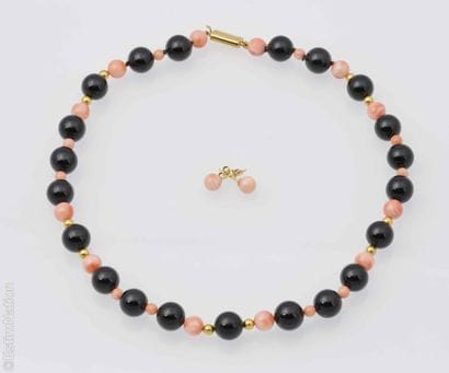 CORAL AND ONYX HALF SET
Half set consisting...