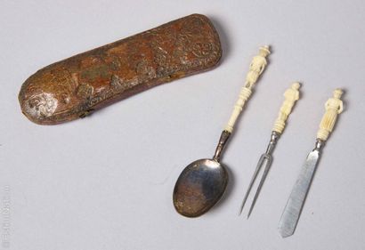 DISPLAY PIECES - 17TH CENTURY
Small travel...