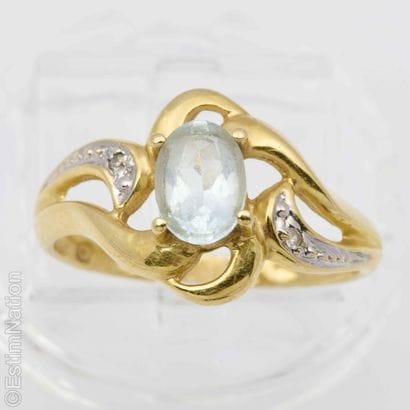 BLUE TOPAZ GOLD RING
18K (750) yellow and...