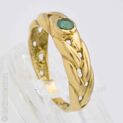 SET OF TWO GOLD RINGS
Set consisting of two...