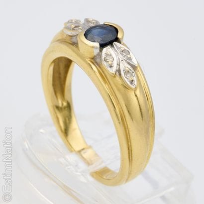 SET OF THREE GOLD RINGS
Set in 18K yellow...