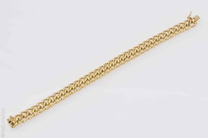 YELLOW GOLD CHAIN BRACELET
18K yellow gold...