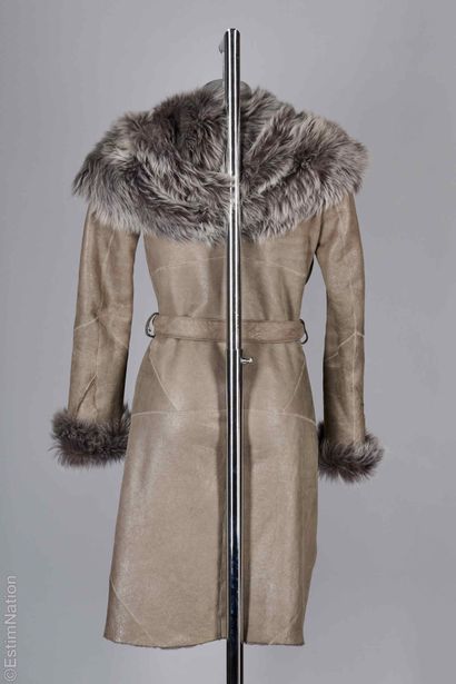 VENTCOUVERT
MANTEAU 7/8ème à capuche en shearling...