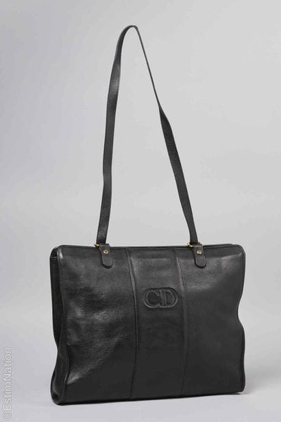 CHRISTIAN DIOR CIRCA 1980
CABAS en cuir grainé...