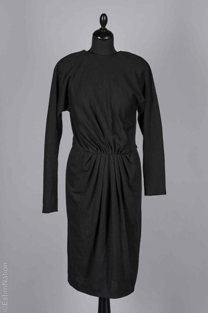 GUY LAROCHE, BADLEY MISCHKA
DEUX ROBES en...