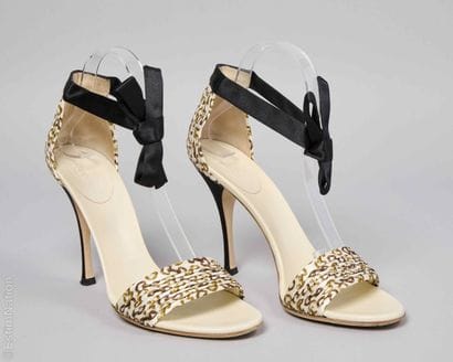GUCCI CIRCA 2008
PAIRE DE SANDALES en cuir...