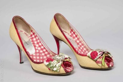 DOLCE & GABBANA
PAIRE D'ESCARPINS à bouts...