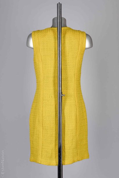 GALLIANO
ROBE en tweed de laine jaune d'or,...
