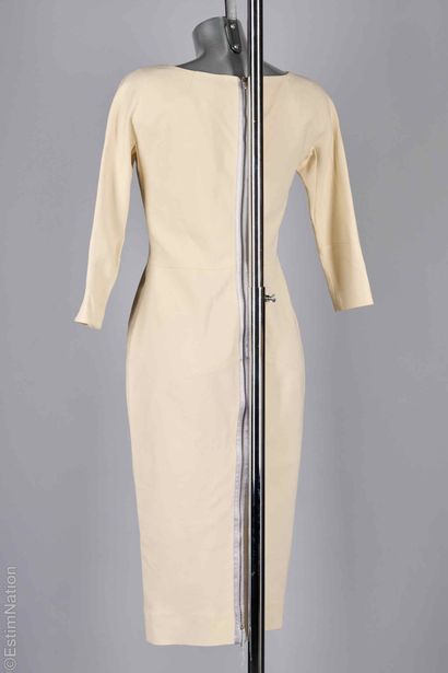VICTORIA BECKHAM
ROBE 