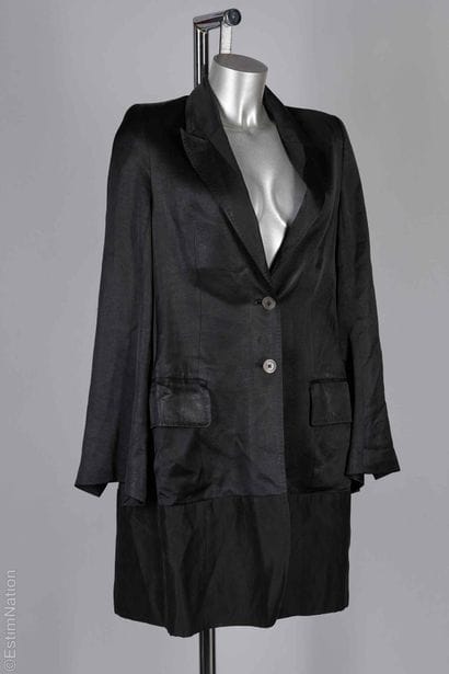 ANN DEMEULEMESTEER
MANTEAU du soir de forme...
