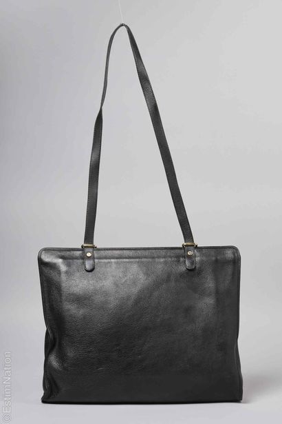 CHRISTIAN DIOR CIRCA 1980
CABAS en cuir grainé...