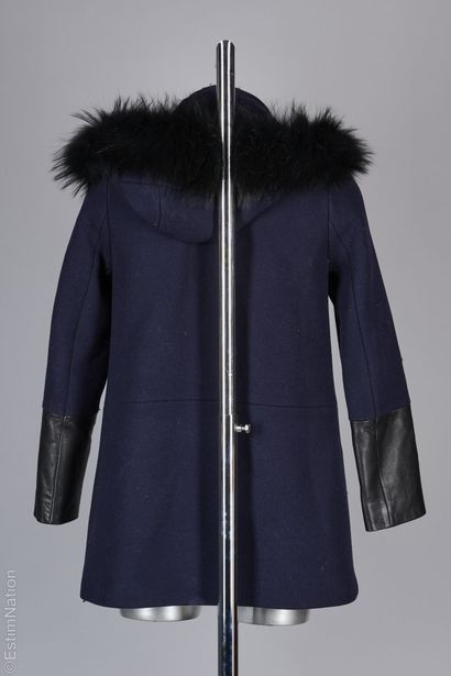 CLAUDIE PIERLOT
CABAN à capuche amovible...