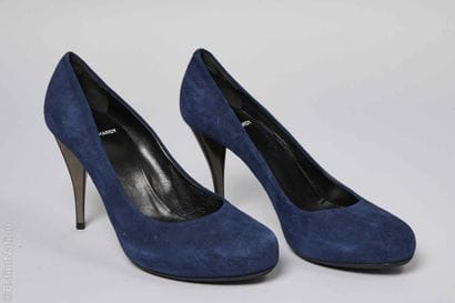 PIERRE HARDY
PAIRE D'ESCARPINS en peau bleu...