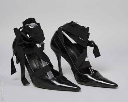 GUCCI VINTAGE
PAIRE D'ESCARPINS en veau glacé...