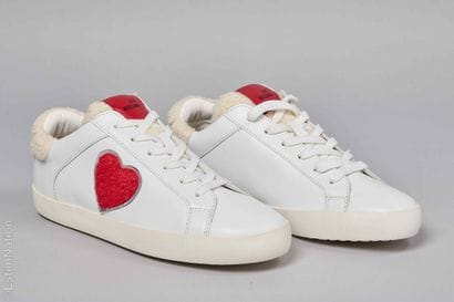 LOVE MOSCHINO
PAIRE DE SNEAKERS basses en...