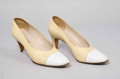 CHANEL CIRCA 1980
PAIRE D'ESCARPINS en cuir...