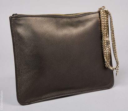 ARMANI COLLEZIONI
POCHETTE zippée en cuir...