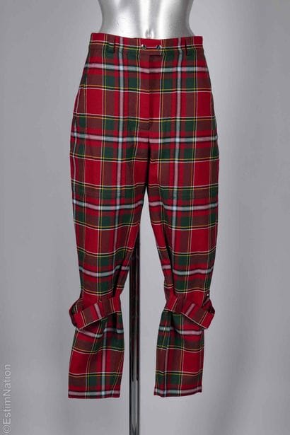 BURBERRY
PANTALON jodhpur en laine écossaise,...