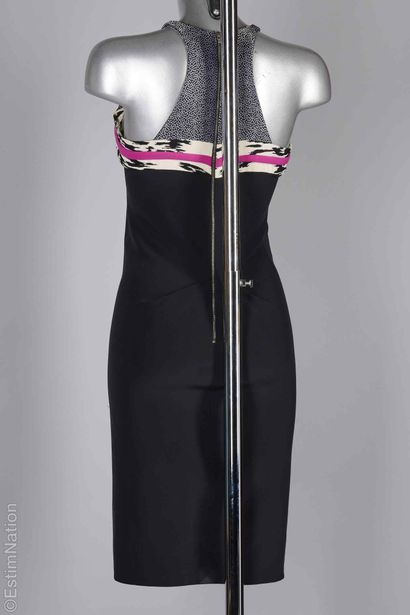 BALENCIAGA.PARIS PAR NICOLAS GHESQUIÈRE (2006)
ROBE...