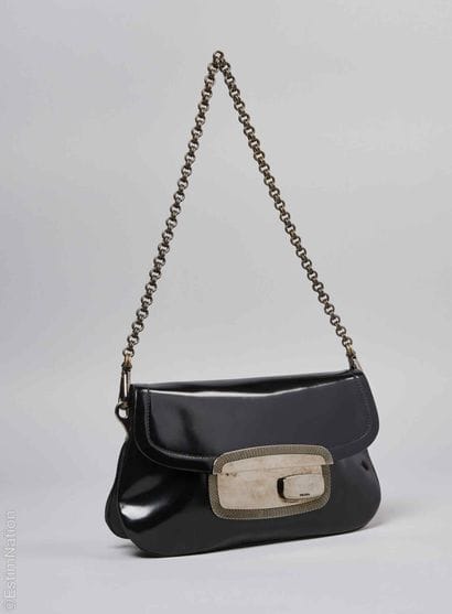 PRADA (COLLECTION AUTOMNE-HIVER 2004/05)
PETIT...