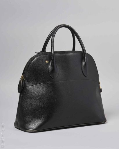 LANCEL
SAC dôme en cuir strié noir, cadenas,...