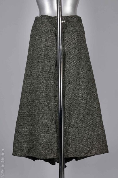 A. M. BERETTA MEDIANE FIN 1980
JUPE en laine...