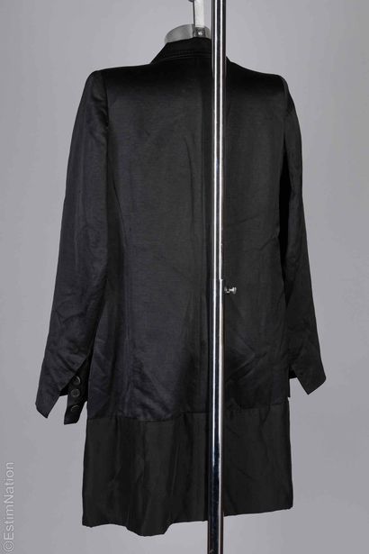 ANN DEMEULEMESTEER
MANTEAU du soir de forme...