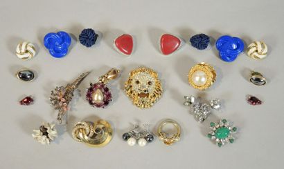 BIJOUX FANTAISIE
Ensemble de broches et paire...