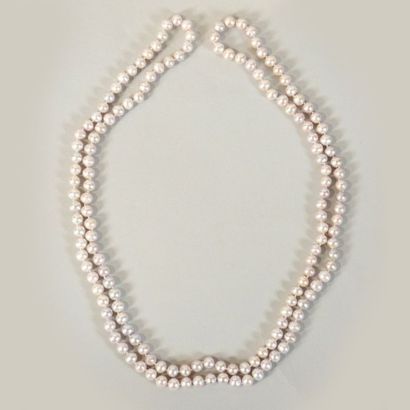 Sautoir en perles d'eau douce rose. Long...