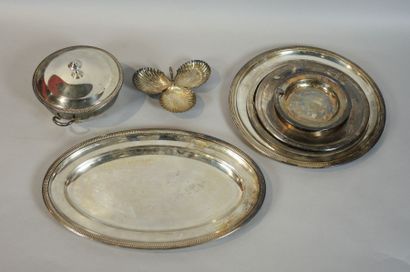 ARTS DE LA TABLE
Ensemble en métal argenté...