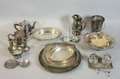 DIVERS ARTS DE LA TABLE
Important lot de...