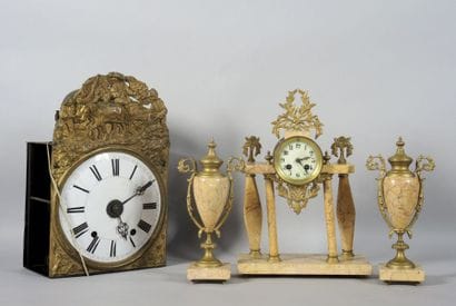 HORLOGERIE
Lot comprenant :

- Garniture...