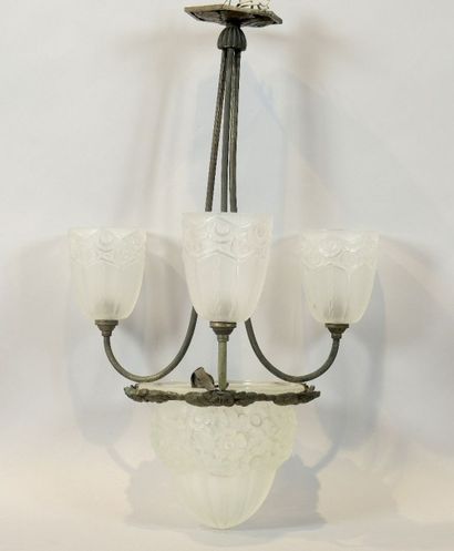 LUSTRE ART DECO
Lustre à 4 lumières en verre...