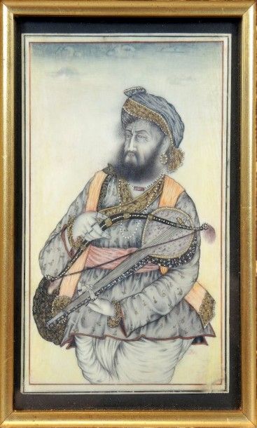ASIE
Plaque en cuivre à décor repoussé et...