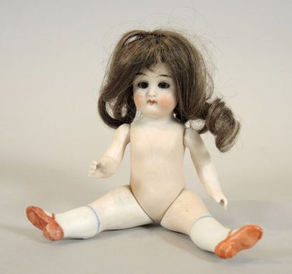 POUPEE PORCELAINE
Mignonette en porcelaine...