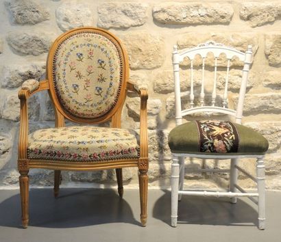 FAUTEUIL ET CHAISE
Fauteuil en bois naturel...