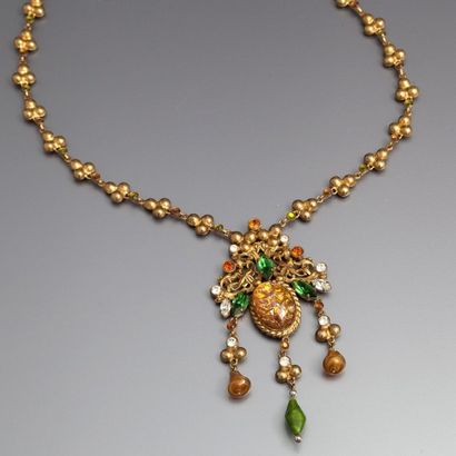 Henry - (années 1940)
Rare collier-sautoir...