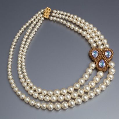 TRAVAIL FRANÇAIS - (années 1990)
Collier...