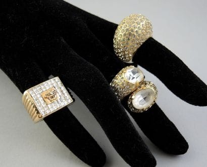 Gianni Versace - (années 1990)
3 bagues en...