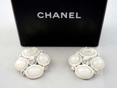 Maison Gripoix pour Chanel - (années 2000)
Présentée...