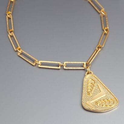 DLH - (années 1970)

Collier-sautoir composé...