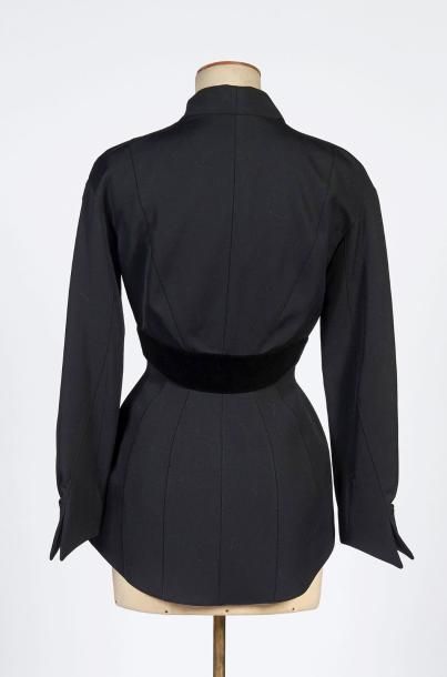Thierry MUGLER circa 1990
VESTE en laine...