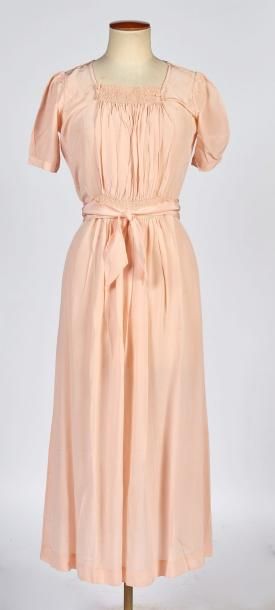 ANONYME première moitié du XXe siècle
ROBE...