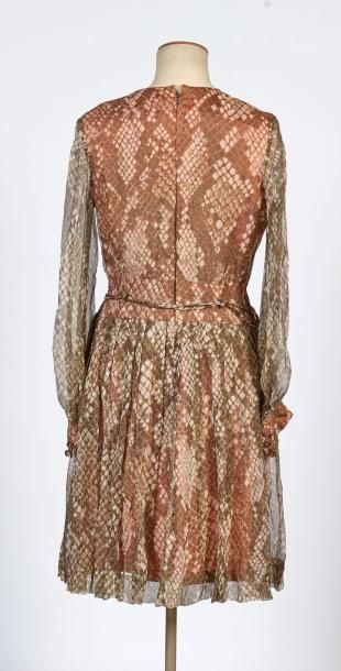 VALLIE-PIERRE VINTAGE circa 1960
ROBE en...