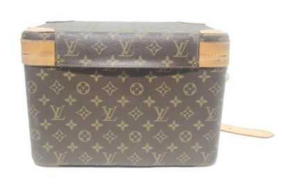 LOUIS VUITTON vintage circa 1970-80
VANITY-CASE...