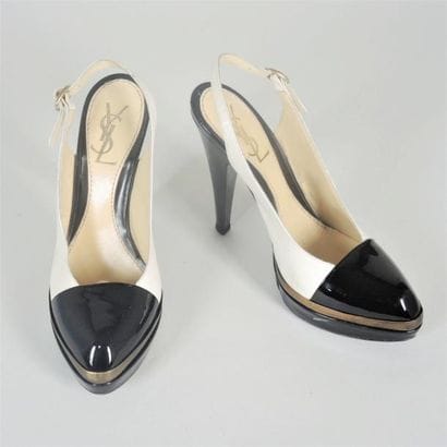 Yves Saint LAURENT
PAIRE d' ESCARPINS à talons...