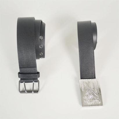 LOUIS VUITTON vers 2003, ANONYME
Large CEINTURE...