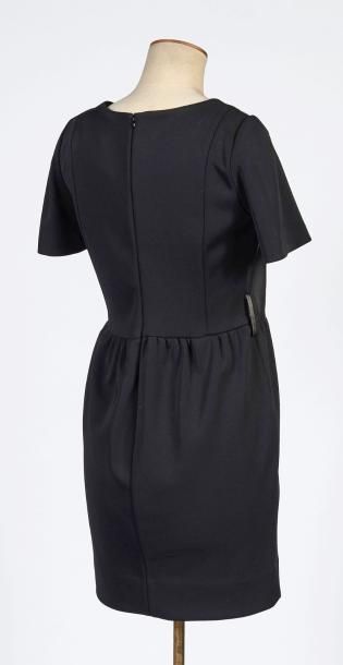 SANDRO
ROBE en polyester noir coté réhaussé...